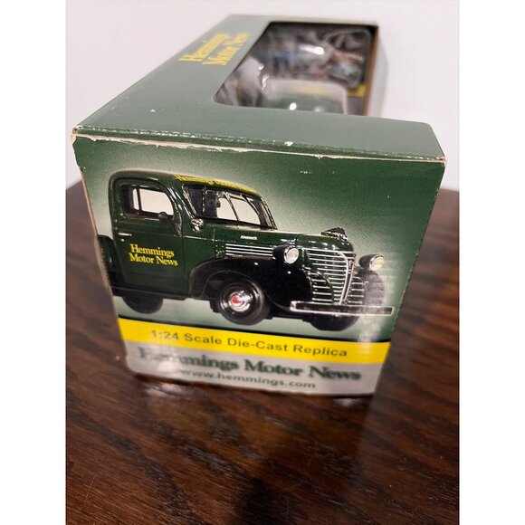 Hemmings 1941 Plymouth Pickup 1:24 Scale Die-Cast Model Green & Black Hood Opens - Picture 4 of 8